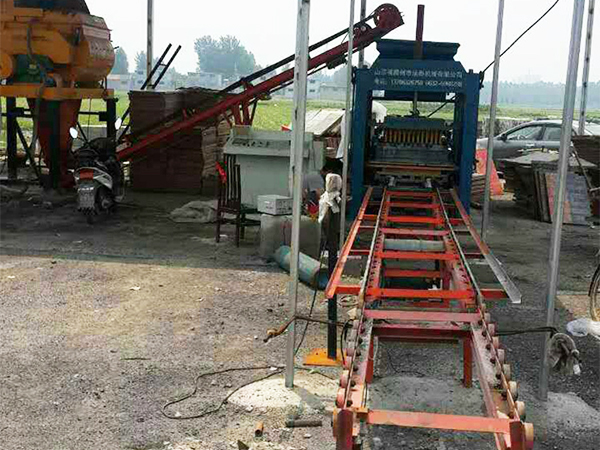 全自动砖机生产现场